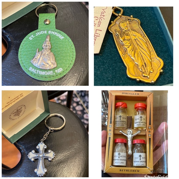 Vatican Library Collection Sacred Cross Christ Enamel Swarovski Crystal Keychain - Picture 8 of 11